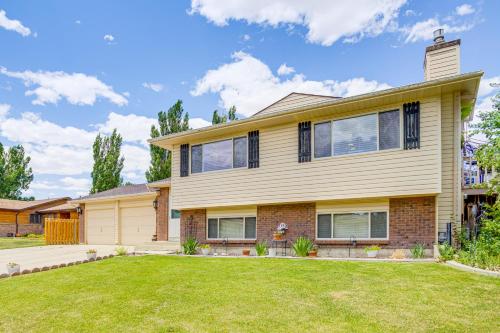 Spacious Rock Springs Stay Near Shops and Dining! in Commercial Way