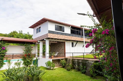 حديقة, Summit 503 Rental Villas in Victoria