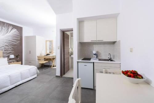 Angela Studios & Apartments - image 3