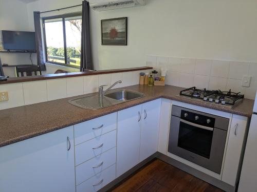 2 bedrooms, 5 beds