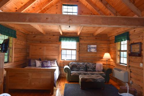 Laurel Lake Cabins in 科爾賓