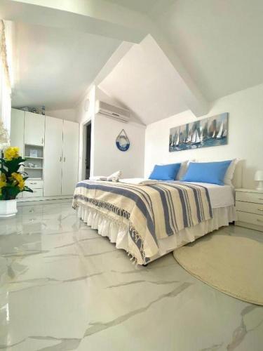 Apartments and rooms by the sea Zivogosce - Porat, Makarska - 2733 in 捷科高斯切