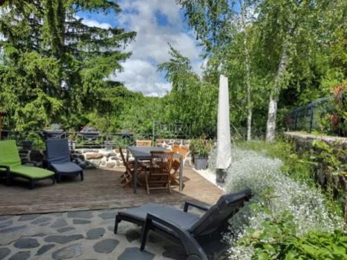 Grande maison au cœur d'un village historique avec terrasse et WIFI inclus - FR-1-582-308 in Mende