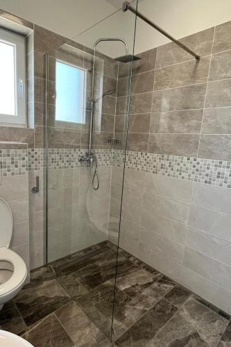 Three-Bedroom Apartment with Balcony image 6