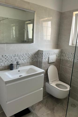 Three-Bedroom Apartment with Balcony image 7