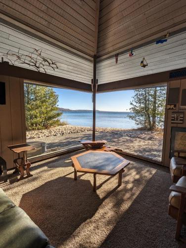 New! Lwardcove - Beachfront Beauty! in Frenkforta