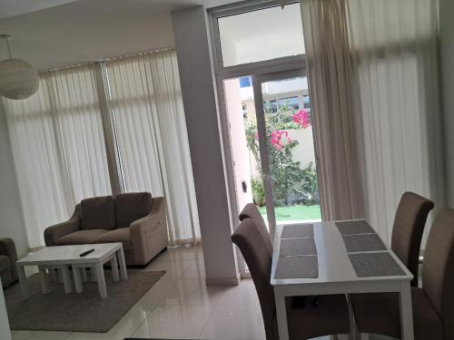 Damac hills 2 vardon cluster townhouse, Dubái (foto 3)