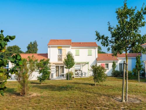 Cozy Holiday Home Near Veillon - Location saisonnière - Talmont-Saint-Hilaire