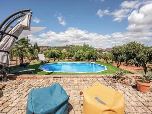 สระว่ายน้ำ, Country house with private pool near Silves in เมเดย์โรส