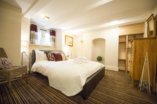 Chester Apartments - image 6