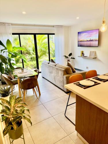 Your Cozy Home in CR - 2 miles from SJO AirPort – khách sạn tại Montserrat