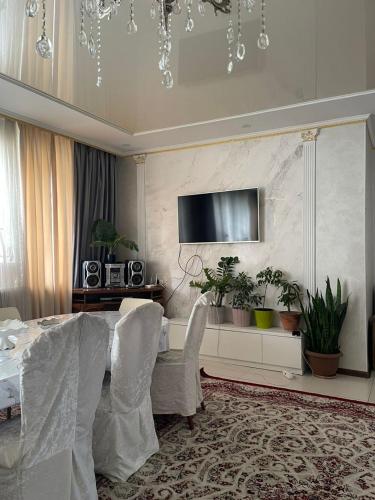 Mama Gulya, Bishkek