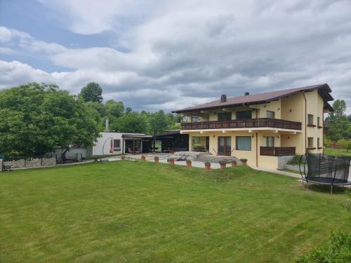 House Retreat in Korbeni