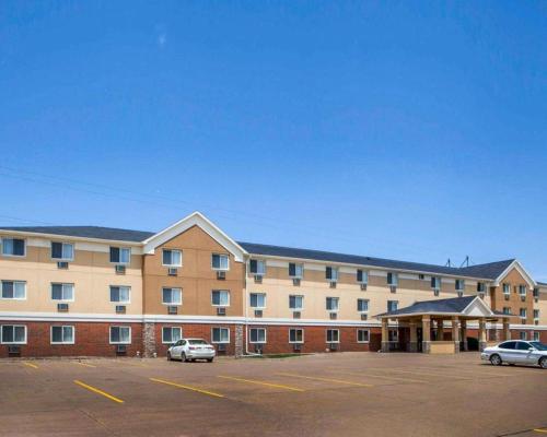 Quality Inn & Suites Davenport near I-80 in Davenport, USA