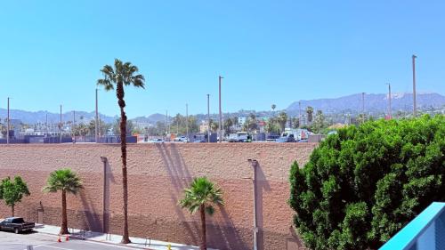 One Lux Stay - Hollywood - image 2