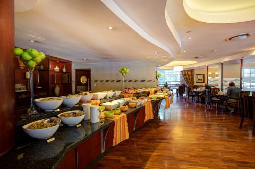 Restaurant, City Lodge Hotel Bryanston Johannesburg near Delta Park