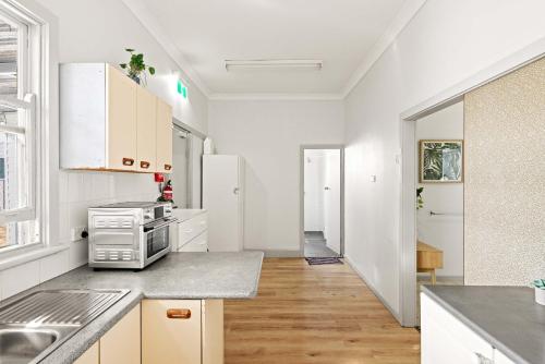 Peaceful Stay in Lidcombe - Double Room on a Quiet Street - Shared Bathroom in Sydney Olympic Park