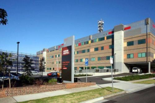 Peaceful Stay in Lidcombe - Double Room on a Quiet Street - Shared Bathroom in Sydney Olympic Park