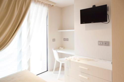 Family Suite with Sea View image 10