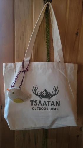 Tsaatan - Small house by the lake in Hatgal