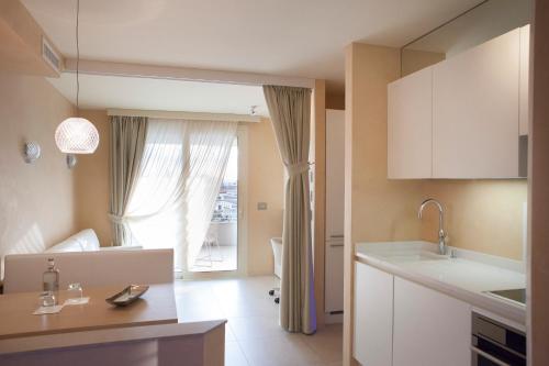Suite & Spa Mirabel - image 2
