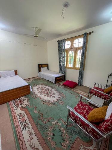Four-Bedroom Deluxe Apartment image 3
