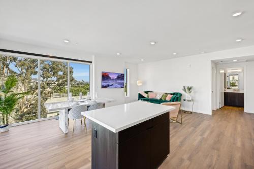 One Lux Stay - Hollywood - image 4