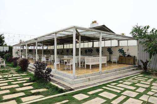 JP Grand in Peeniya