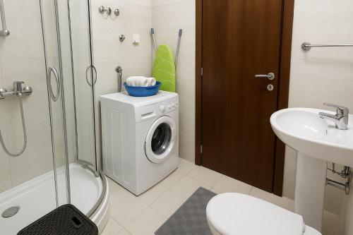 Adelisa Apartments - image 7