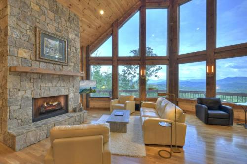 Honey Hill Gorgeous long-range mountain views in Morganton, USA