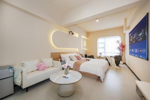Double Room with Sea View room in Baihong Sky View Studio with Deep Soak Tub - Jiefangbei Center