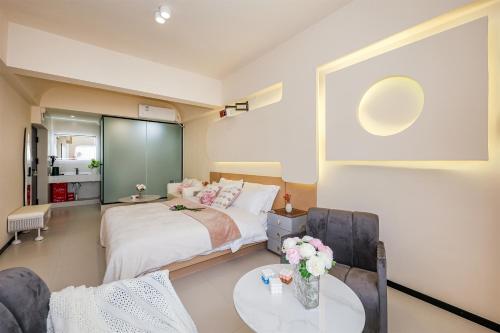 Double Room with Sea View image 4