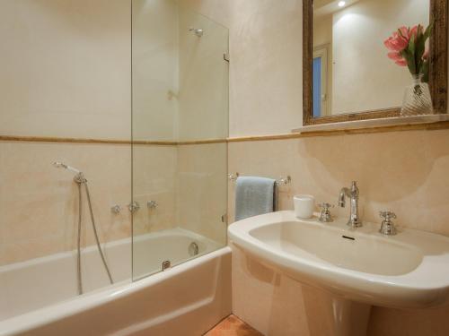 Two-Bedroom Apartment image 6