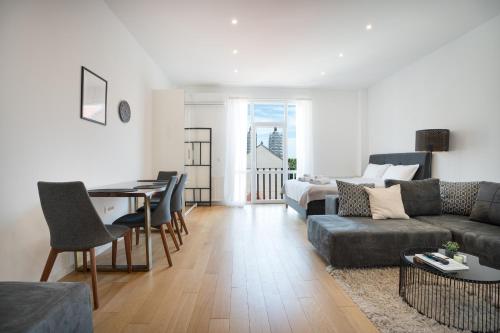 Elegant Central Suite 4