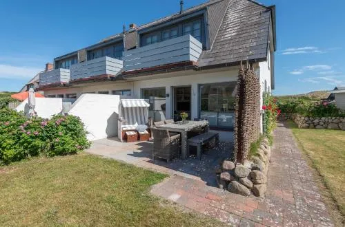 Haus Dünenwall, App 1 in Wenningstedt-Braderup, Deutschland