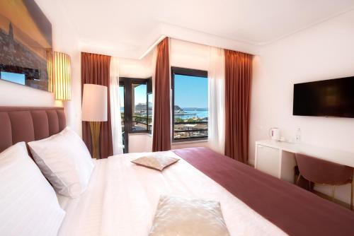 Hotel Luxe - image 4