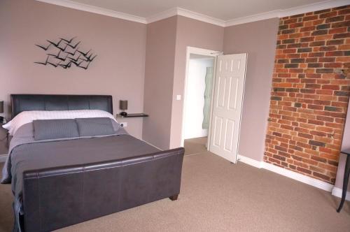 shoreside inn - image 11