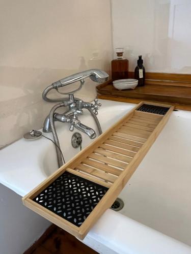 Morley House - Charming 1820 Settlers Cottage in Bathurst