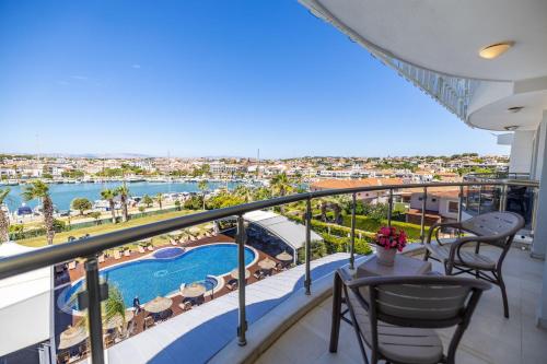 Surrounding environment, Sisus Marina Hotel in Cesme