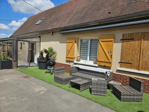 Maison dans corps de ferme Aéroport beauvais 14 minute (Maison dans corps de ferme Aeroport beauvais 14 minute) in Essuiles