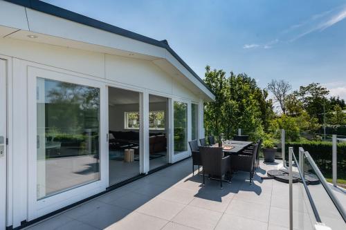 Exterior view, Waterhoenlaan 8 aan het Veerse Meer in Kamperland