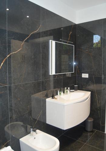 Vannas istaba, VIP Lounge in Settimo Milanese