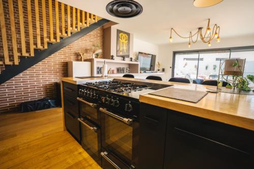 Konyha, Maison climatisée patio et piscine Calme & confort (Maison climatisee patio et piscine Calme & confort) in Villedaigne