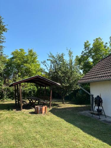 Fekete Szakáll Nyaraló (Fekete Szakall Nyaralo) in Balatonmáriafürdő