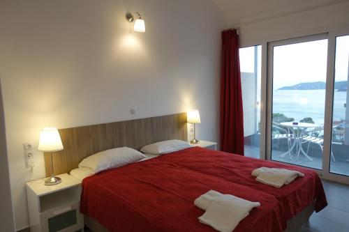 Double or Twin Room with Sea View and Balcony image 8