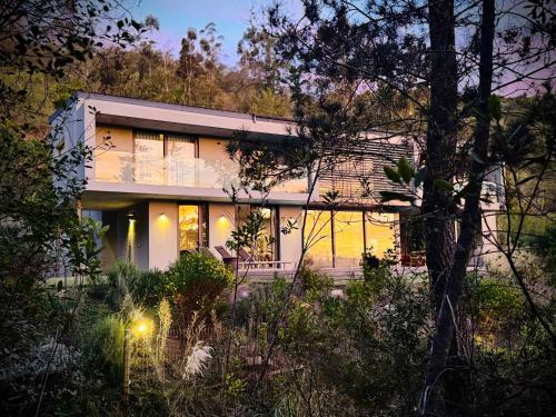 Villa Emeraude - Luxe 4BD Simola Estate Golf & Pool in ซิโมลา กอล์ฟ แอนด์ คันทรี เอสเตท