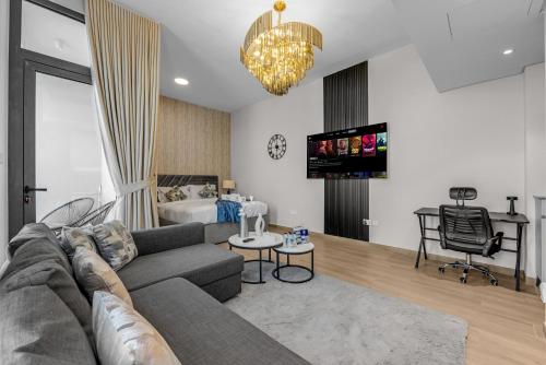 Peaceful Studio Midtown 20 mins to Expo City by Vibel, Dubai (photo 2)
