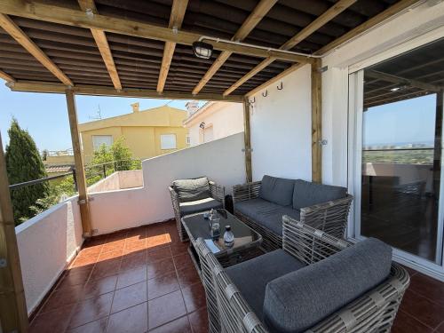 One-Bedroom Apartment image 7