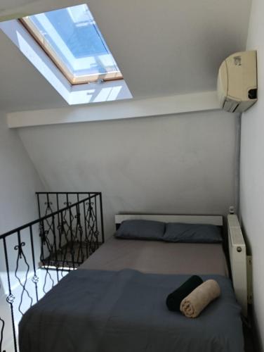 Apollo Green 1 cameră (Apollo Green 1 camera) in 特尔古穆列什