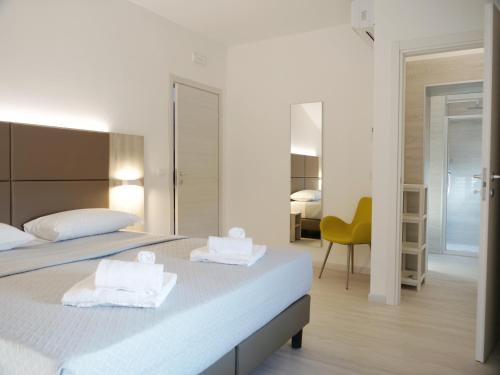 Double Room image 2